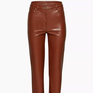 Wilfred The Melina™ Pant
High-waisted Vegan Leather pants